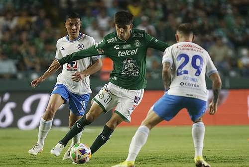 Cruz Azul leva vantagem no jogo de ida das quartas de final; venceu o León por 3 a 2