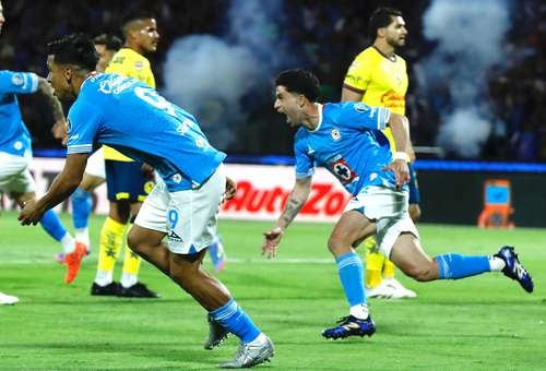 Nacho Rivero, w noc światła i cienia, sprawia, że ​​Cruz Azul marzy