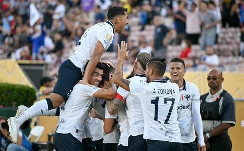 Uma série de gols coloca o Monterrey na próxima fase; eles venceram o Urawa por 4 a 0.