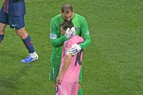 Il PSG travolge l'Inter Miami per 4-0 e accede ai quarti di finale.