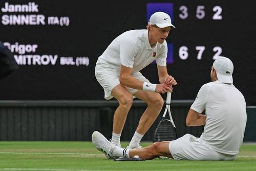 Vicinissimo all'eliminazione di Jannik Sinner, Grigor Dimitrov lascia per infortunio