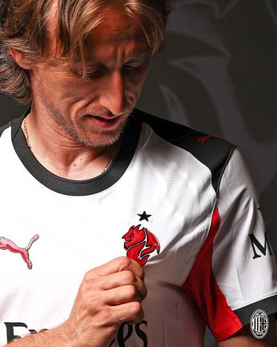 Luka Modrić podpisał kontrakt z Milanem i będzie grał z Santiago Giménezem