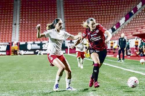 Toluca women's team defeats Xolas 3-1 and is currently in the superleague.