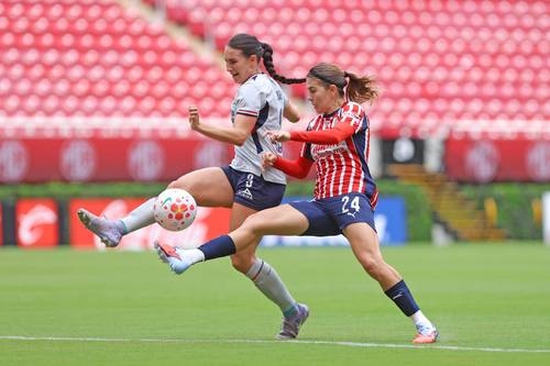 Licha Cervantes resgata empate para o Chivas