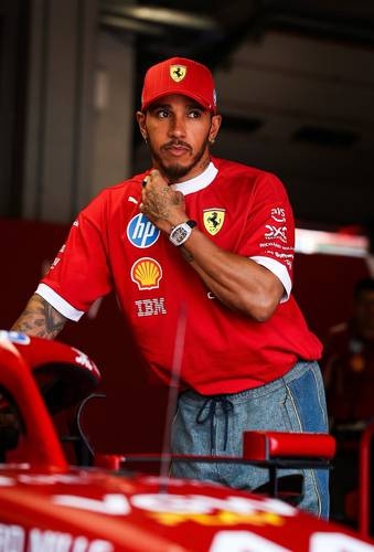 Lewis Hamilton verurteilt Israels verheerende Bombardierung des Gazastreifens