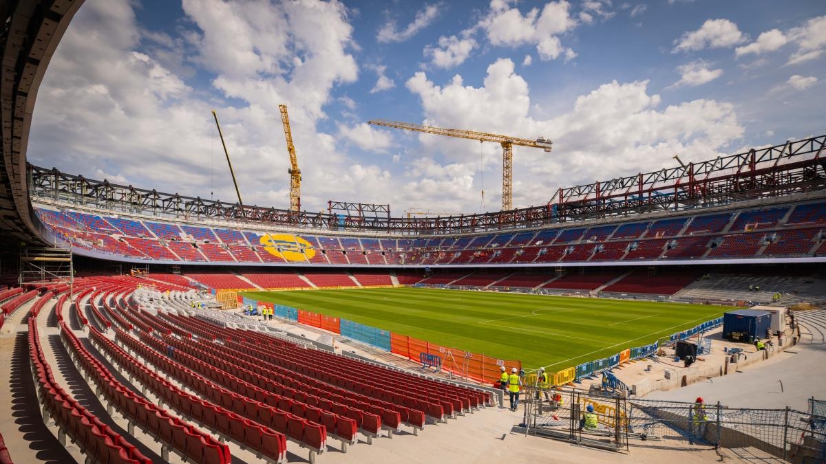 Modelka Laporta chce wrócić na Spotify Camp Nou