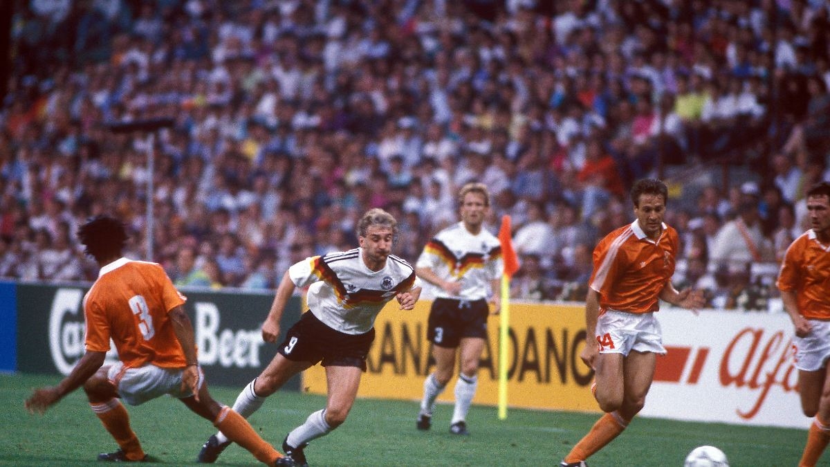 "¡Pronunciación húmeda!": Cuando el "Lama" holandés humilló a Rudi Völler