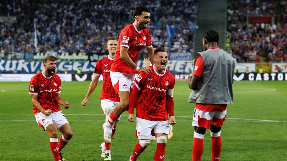 Gorąca walka na Betzenbergu: Kaiserslautern pokonuje Schalke 04 dzięki karze VAR