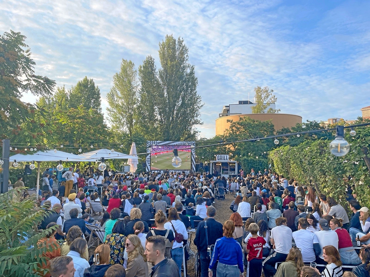 Campionato europeo di calcio femminile | Kreuzberg guarda il campionato europeo di calcio