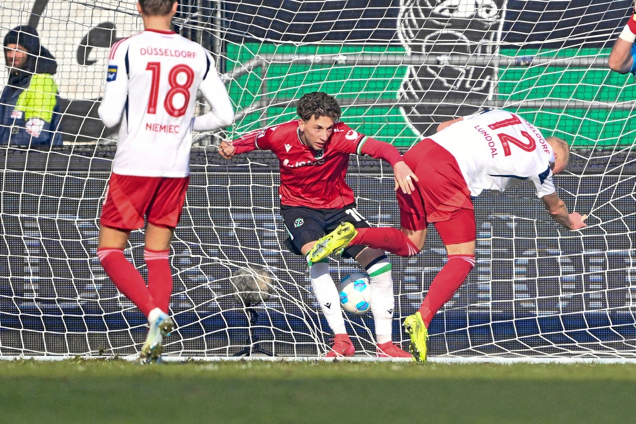 Fußball | Wer steigt aus der 2. Bundesliga auf?