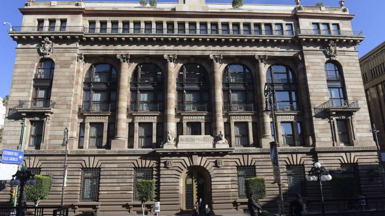 Banxico melhora sua perspectiva de crescimento econômico em 2025; PIB não cairá.