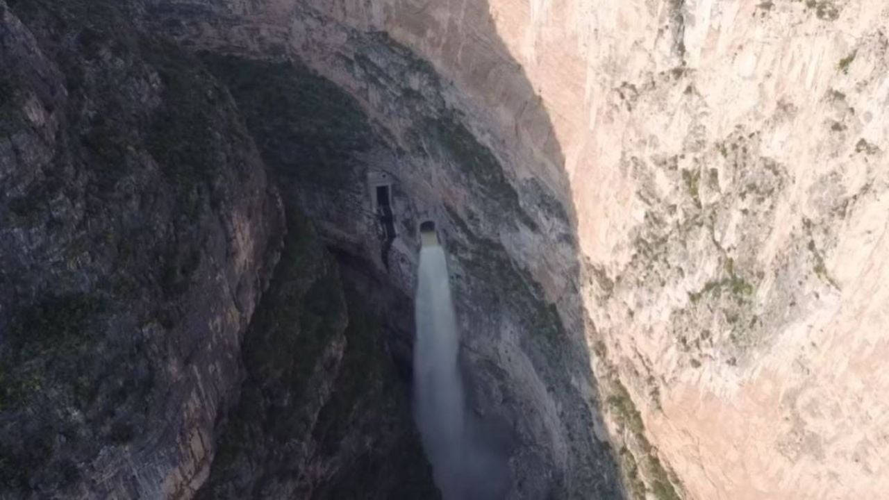 O vazamento da Barragem de Zimapán deixará 900.000 pessoas sem água devido à suspensão do Sistema de Aquedutos II.