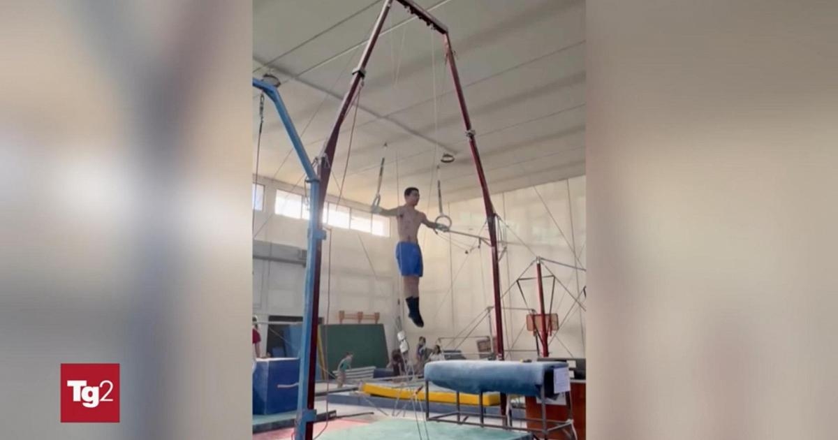 Turner Lorenzo Bonicelli valt uit de ring en ondergaat een nekoperatie. De tekst op het bericht luidt: "In een kunstmatig coma."