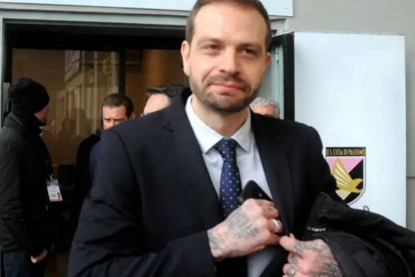 Paul Baccaglini, ex-presidente de Palermo e correspondente do "Le Iene", foi encontrado morto.