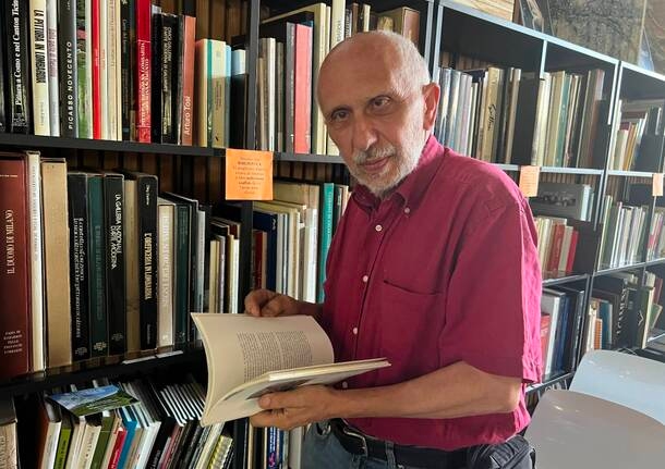 Radio Materia – Wenn Kunst auch Grana Padano berührt. Die vierte Folge von „Die Bibliothek der Materia“ ist jetzt als Podcast verfügbar – Varese News