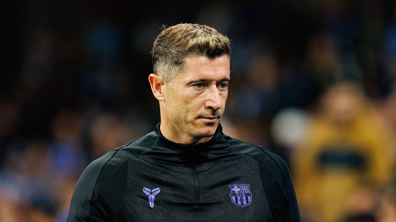 Robert Lewandowski blessé ! Le FC Barcelone vient de l'annoncer.