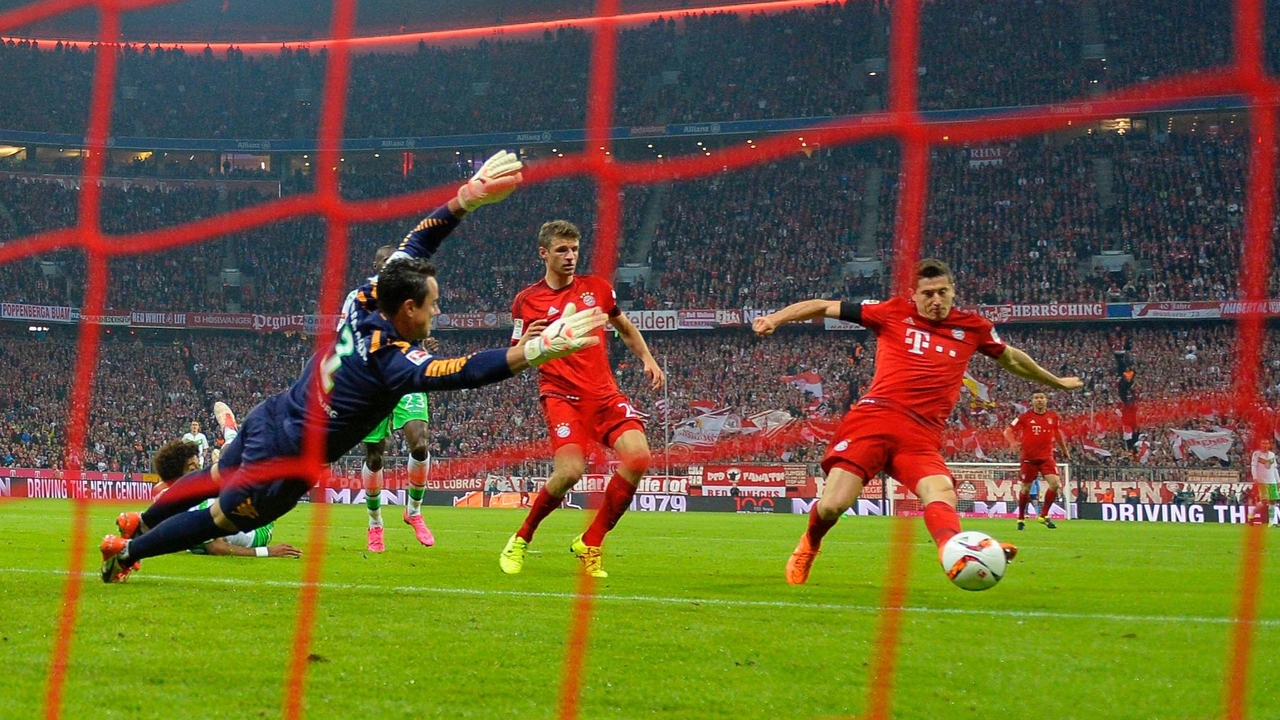 Robert Lewandowski bir mucize gerçekleştirdi! Dünya futbolunda bir benzeri daha görülmemiş bir performans.