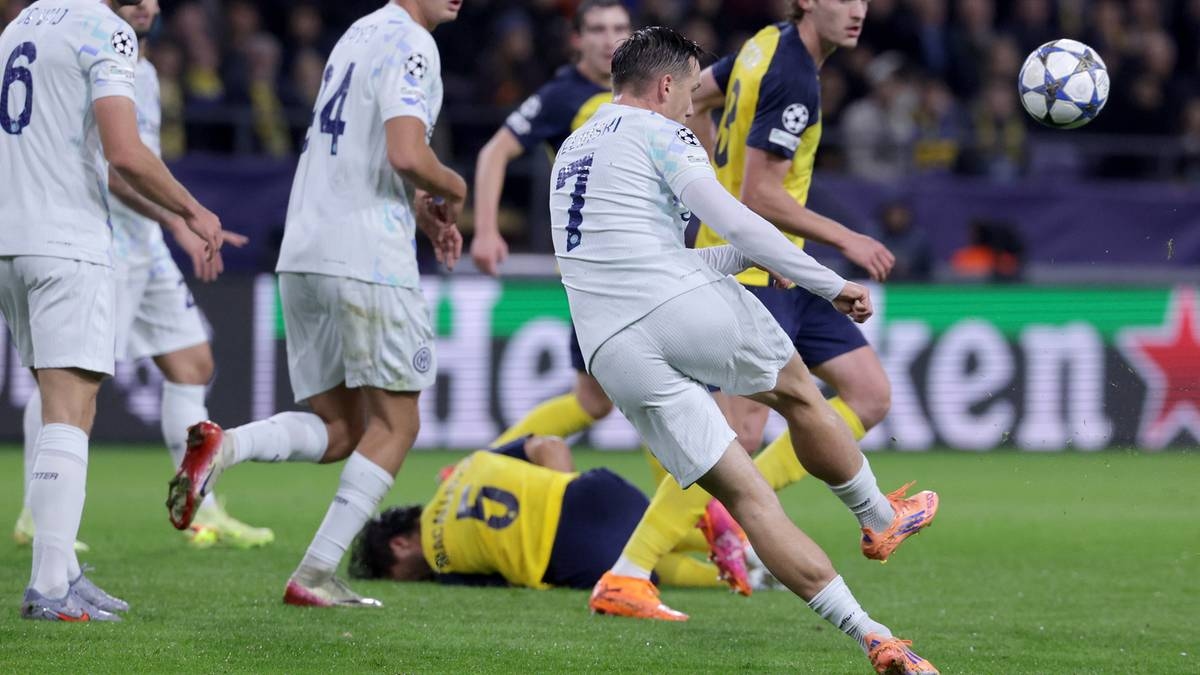 Démonstration de force ! L'Inter l'emporte et Zieliński conclut le match.