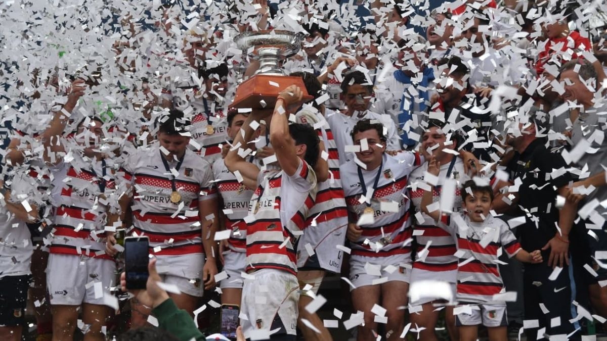 Регби: Мариста в третий раз подряд завоевала Золотой кубок, войдя в восьмерку лучших в Куйо.