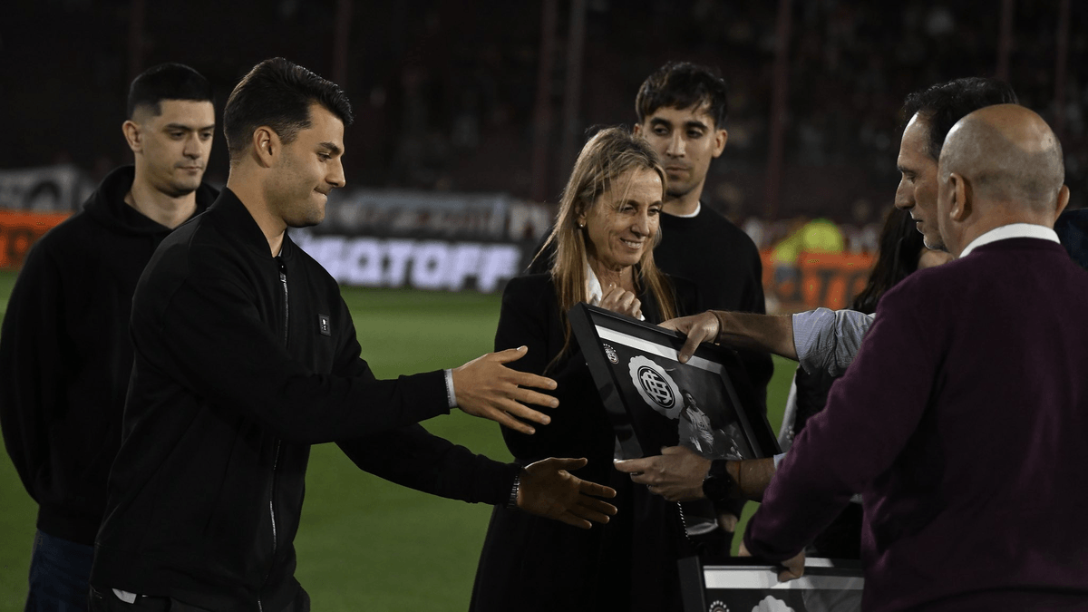 Lanús's moving tribute to Miguel Ángel Russo