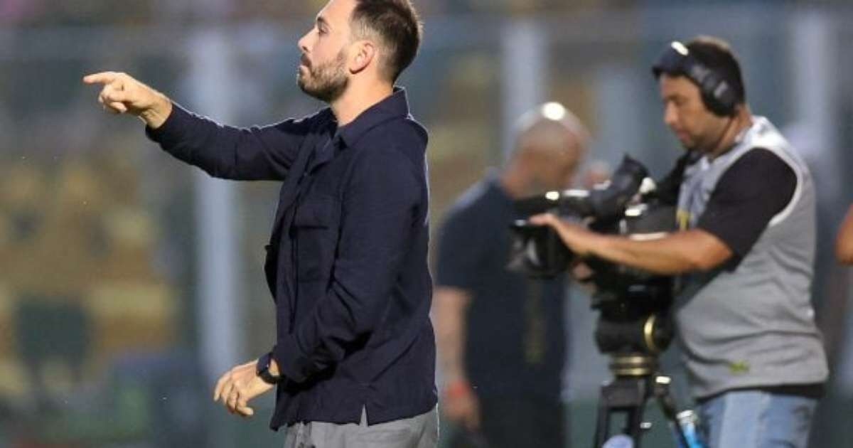 Geïrriteerd noemt Davide Botafogo's "gebrek aan moed".