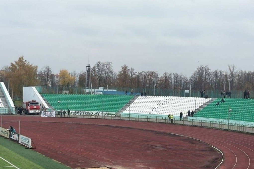 Los aficionados del FC Orel abandonaron el partido antes de que terminara.