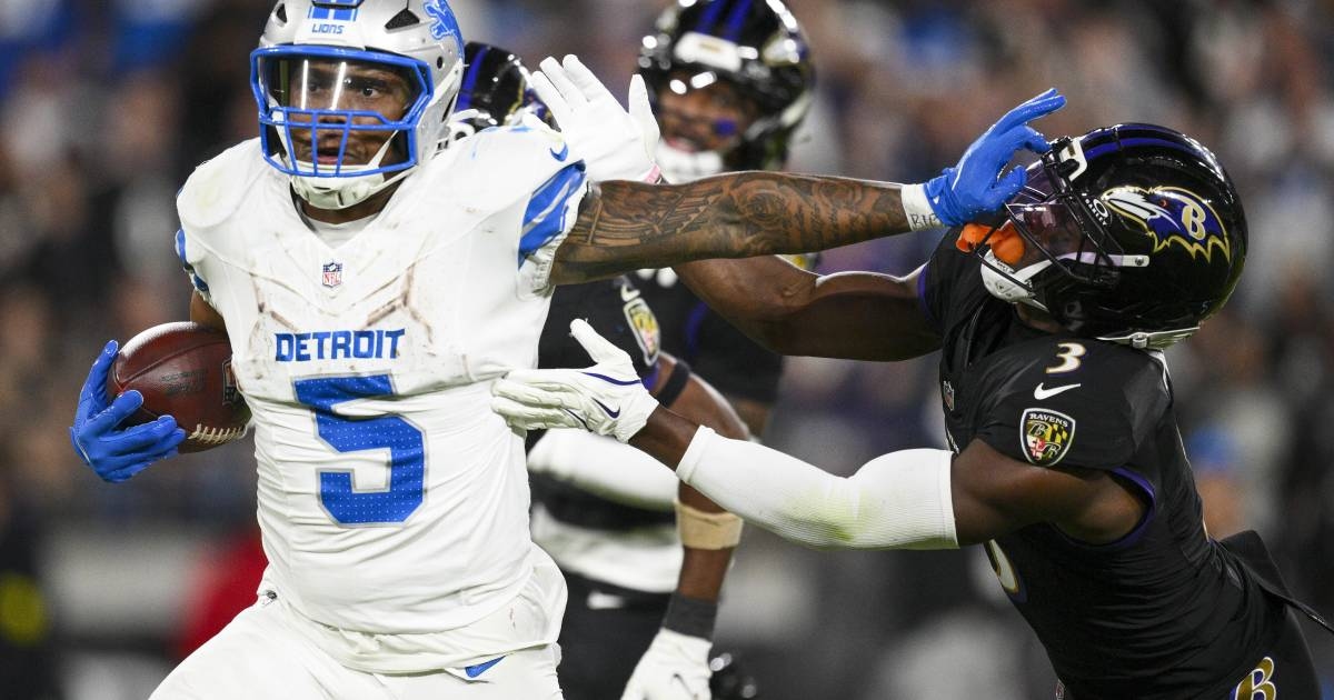 «Львы» обыгрывают «Рэйвенс» в Monday Night Football, одержав вторую победу подряд