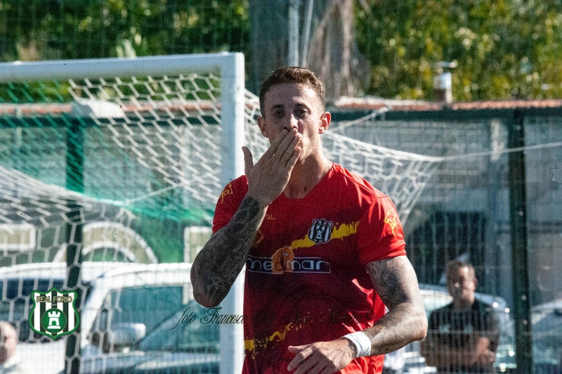 Сантьяго лидирует в лиге, Санчес проповедует спокойствие. Фраттезе прибывает сегодня.