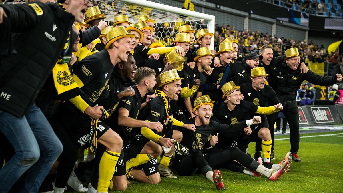 Mjällby schafft die Sensation: Fischerdorf tritt den Fußball-Großklubs in den Hintern